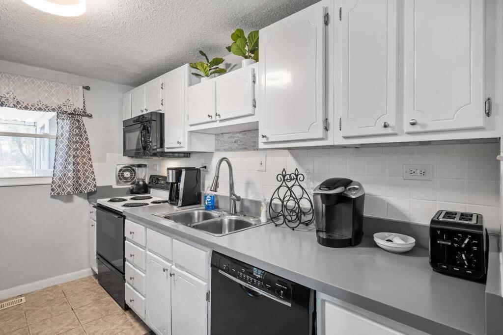Stylish Haven 11 Minutes From The Richmond Airport Villa Exteriör bild